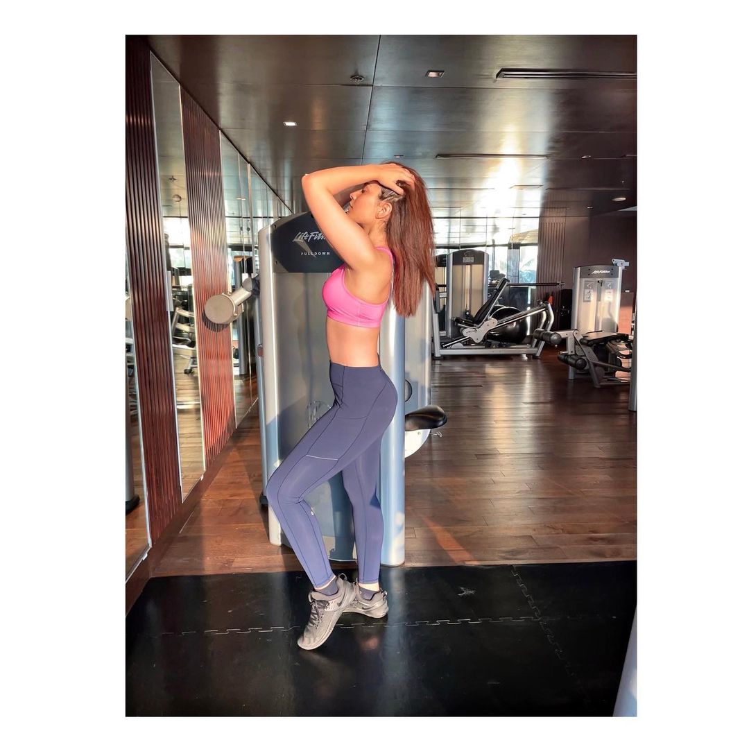 Raashii is looking fitter - and sexier - than ever. Looks like, she is putting in all the hours at the gym. (Image: Instagram) Raashii is looking fitter - and sexier - than ever. Looks like, she is putting in all the hours at the gym. (Image: Instagram)