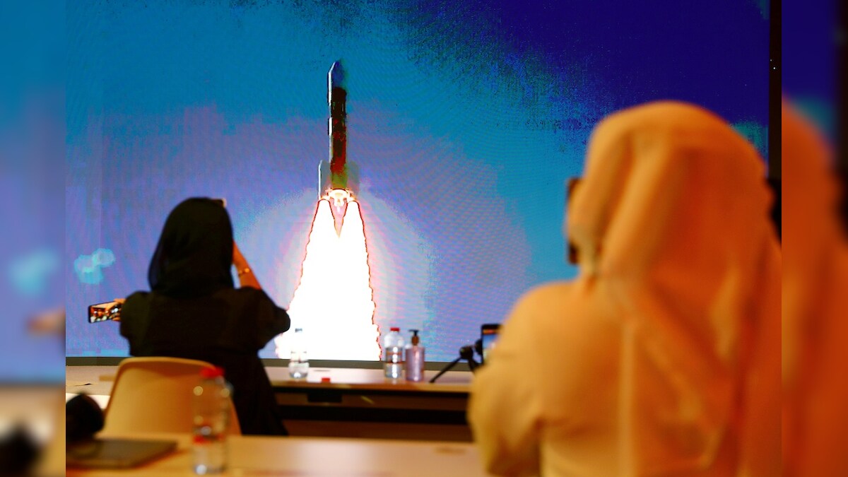 Netizens Applaud as UAE’s Hope Probe Successfully Enters Mars Orbit After 7 Months in Space