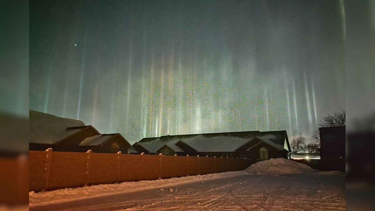 'Light Pillars' Formed Due to Extreme Cold in Nebraska Create Stunning