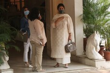 Rajiv Kapoor's Chautha: Neetu Kapoor, Karisma Kapoor, Armaan Jain And Others Attend