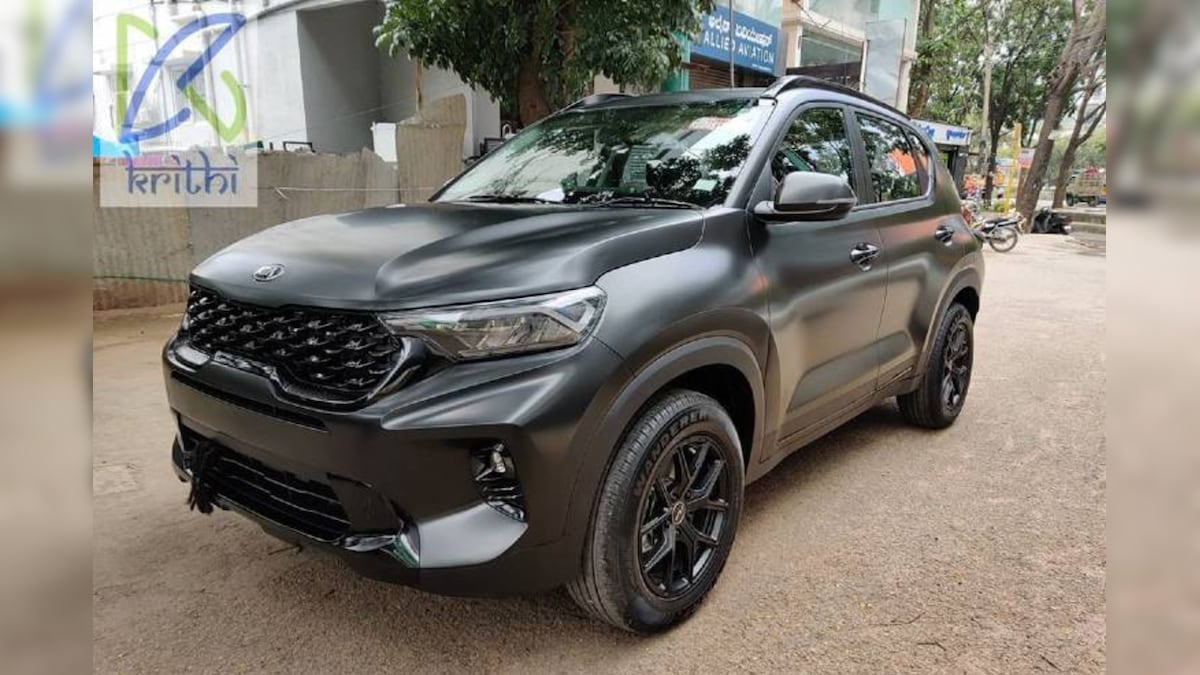 This Customised Kia Sonet Compact SUV Looks Menacing in All-Black Paint Scheme