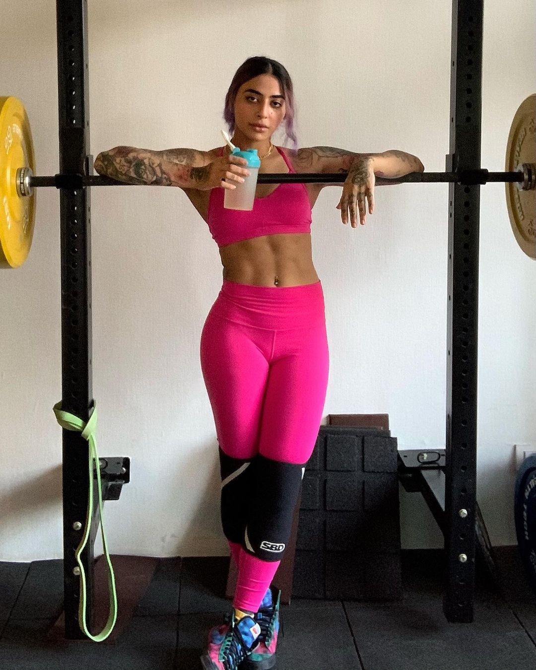 Bani J Flaunts Super Toned Abs In Sexy Revealing Pictures Take A Look News18 5571