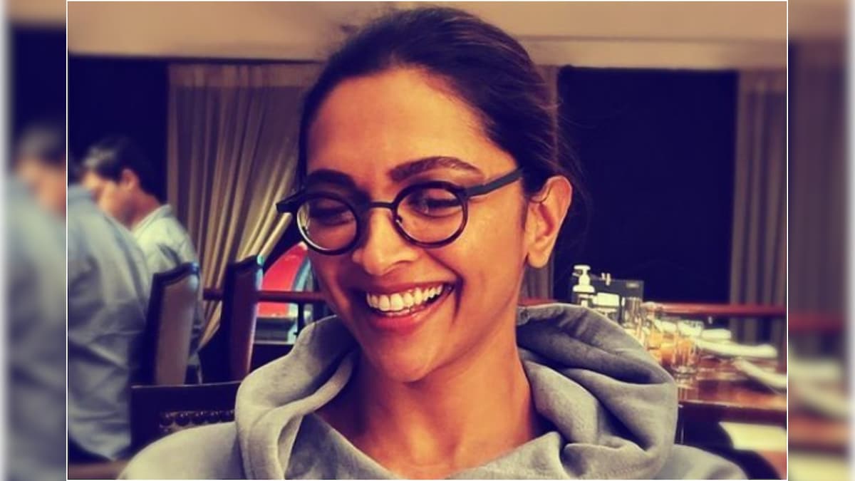 Deepika Padukone Shares 'Weekend Mood' Pic in Nerdy Look, Ranveer Singh is Reminded of Naina Talwar