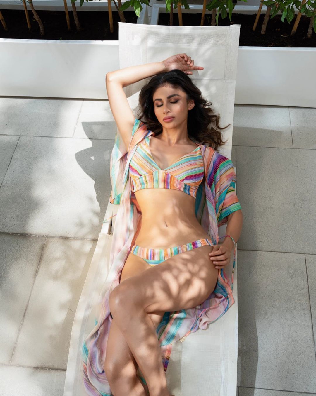 Mouni Roy Sex - Mouni Roy Heats Things Up In Off-Shoulder Dress, See The Diva Ooozing Oomph  In Latest Photoshoot