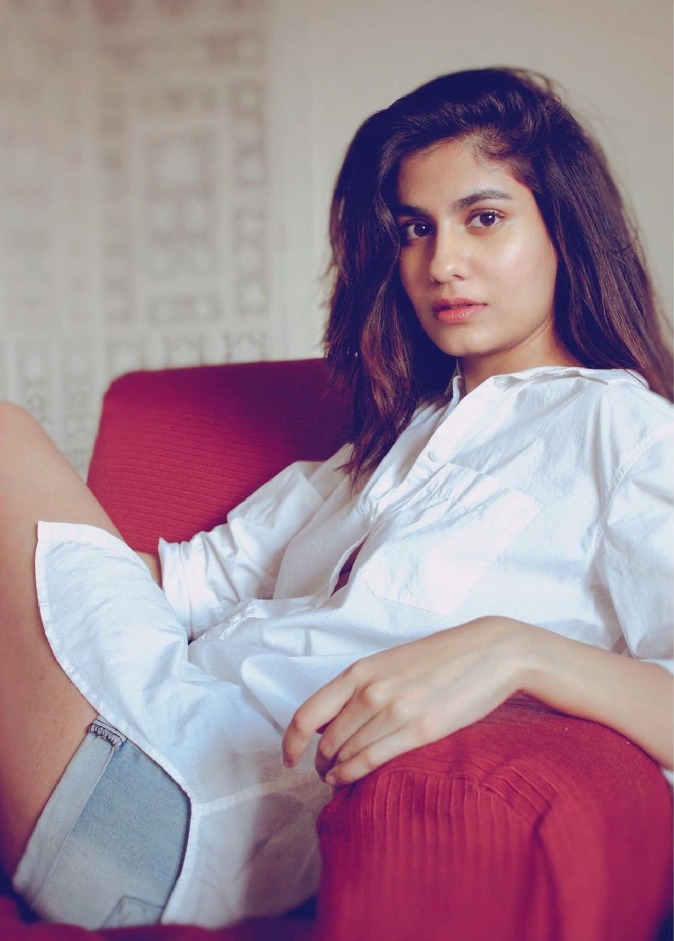 In Pics: Shreya Dhanwanthary Sets Social Media On Fire With Her Hot, Bold L...