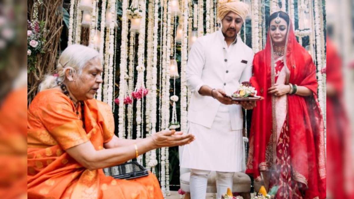 New Bride Dia Mirza Thanks Female Priest Who Conducted Her Wedding Rituals