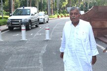 High-flyer in Politics: In Capt Satish's Demise, Sonia Lost Precious Link with Life & Times of Rajiv, Indira