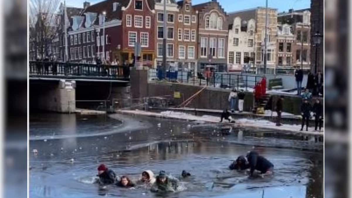 Ice Skaters Fall into Amsterdam's Canals as Frozen Sheets Crack, On-lookers Rush to Rescue