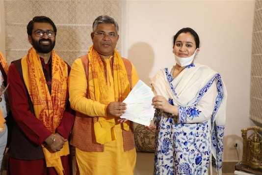 अपर्णा यादव ने राम मंदिर के लिए पैसे दान किए
