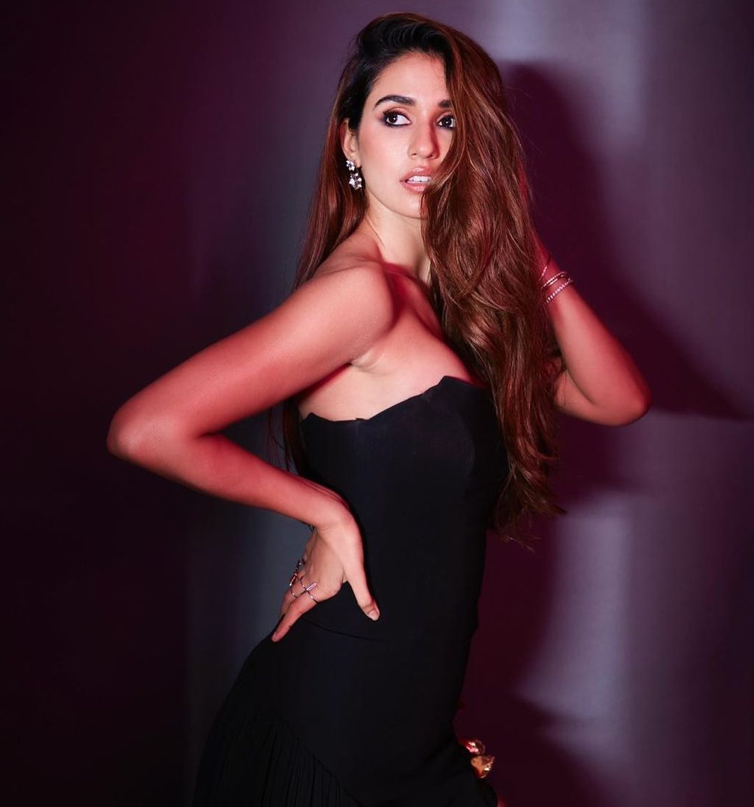  Disha flaunted her body in a black dress. (Image: Instagram)