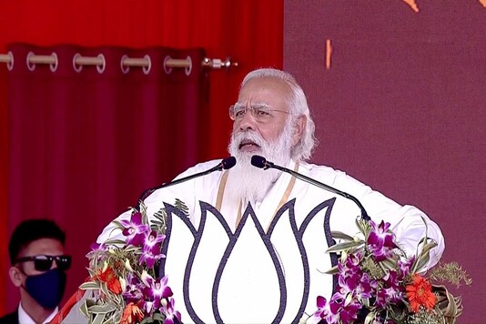 Prime Minister Narendra Modi addressing a public gathering in West Bengal.