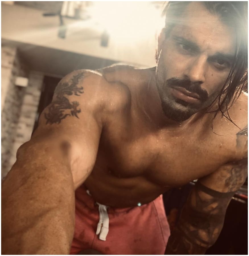 Hot moments of Karan Singh Grover to get you through the week | IWMBuzz