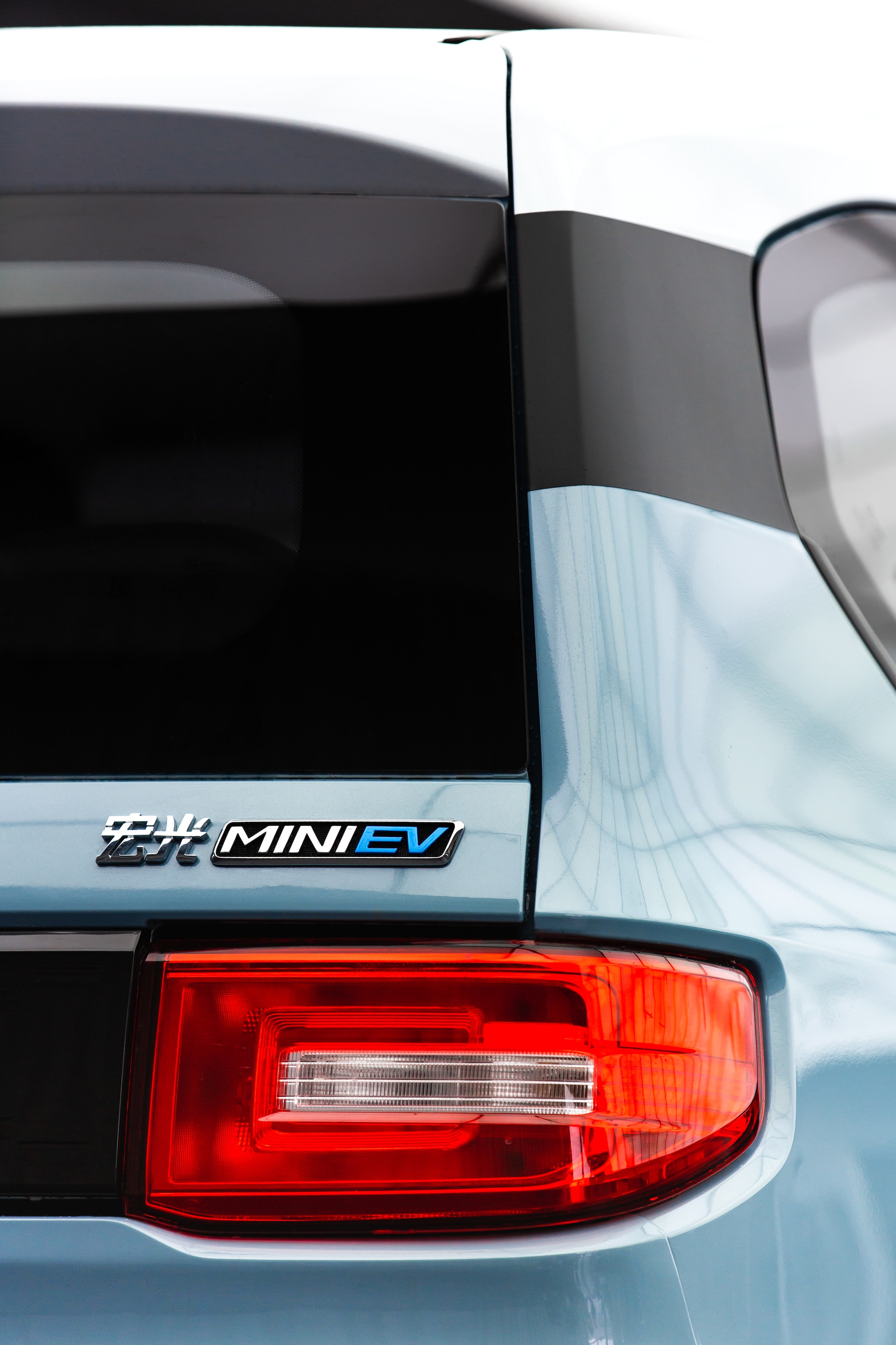 Mini Hongwei In Pics: Chinese $4,500 Hong Guang Mini Electric SUV That Outsold Tesla ...
