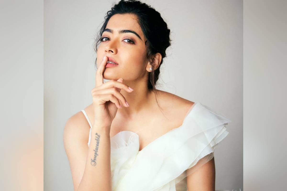 Rashmika Mandanna Is A Stunner Diva Looks Sexy And Hot In Whatever She Wears See Pics News18 7368