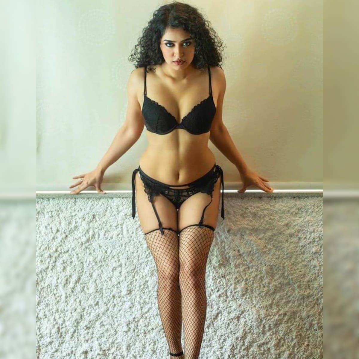 Apsara Rani Sets Internet On Fire Hot, Sexy Photos, See Diva Flaunting Her Curves