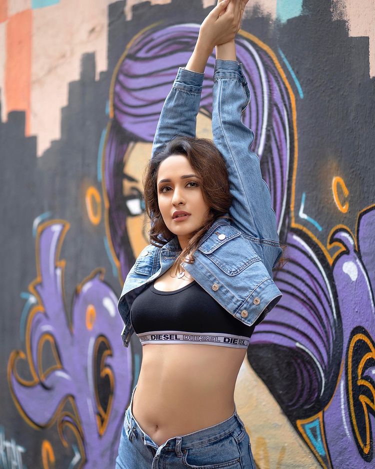 Pragya Jaiswal Xxx Videos - These Jaw-dropping Images of South Actress Pragya Jaiswal Are Too Hot to be  Missed! - News18