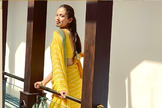 Mira Rajput Welcomes Summer With This Bright Yellow Silk Saree This romantic selfie of shahid kapoor and mira rajput is winning the internet photos mira rajput, rakul preet singh, sanya malhotra, arjun kapoor, anil kapoor, kartik aaryan, sushant singh rajput and sooraj pancholi were clicked in the city. mira rajput welcomes summer with this