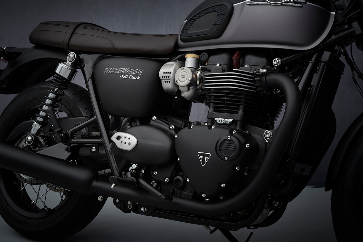 120 black. Триумф Бонневиль т120. Triumph Bonneville t120 старый. Триумф Бонневиль 2021. Триумф / Triumph (2021).