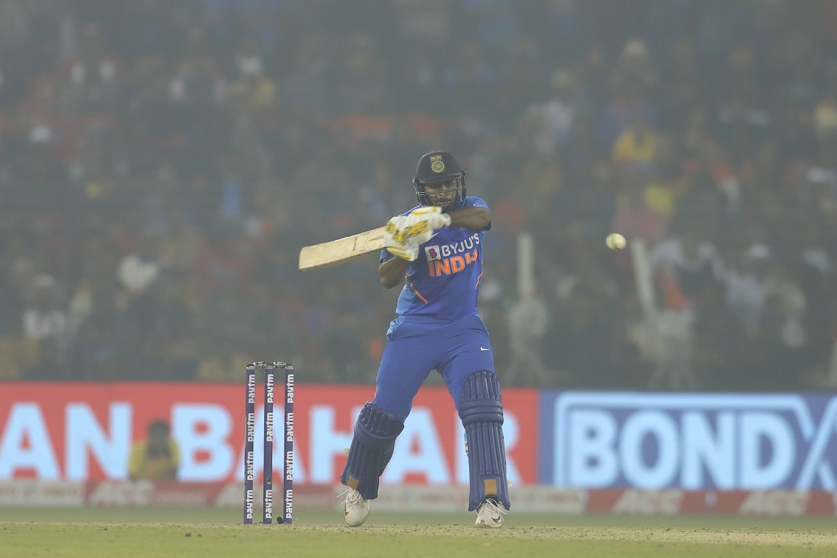 Vijay Hazare Trophy: Shardul Thakur Smashes 92, Suryakumar Makes 91 as Mumbai Stay Unbeaten