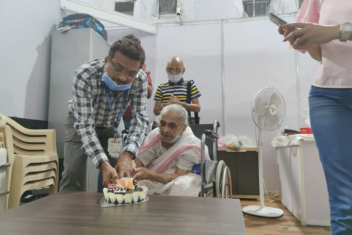 This Mumbai Woman Gets 1st Shot of Covid-19 Vaccine as a Gift on Her 100th Birthday