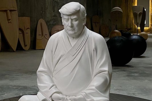 Trump-Buddha statue
