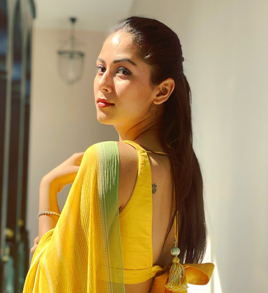 Mira Kapoor Is A Stunner, Looks Hot In Any Outfit She Dons; Check Out
