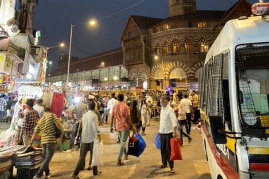 A look at South Mumbai’s landmark Crawford market area shows what the city is like on an average evening despite the daily spike in cases. Social distancing is next to impossible.