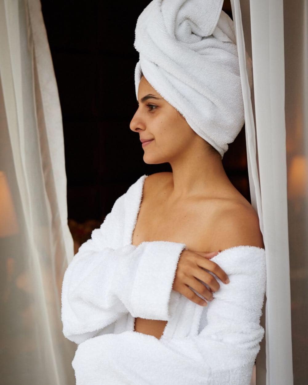 Isha is dropping heat on the internet in this towel look. (Image: Instagram)