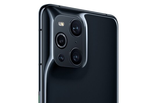 Oppo Find X3 Pro Microlens camera has a white ring around