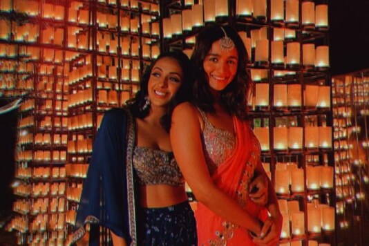 Alia Bhatt Looks Like A Dream In Red Saree Shares Pictures From Her Friend S Wedding Alia bhatt wallpaper is in special quality which you. alia bhatt looks like a dream in red