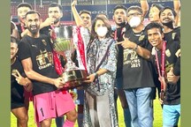 Neetu Kapoor Fills in for Covid-hit Ranbir as Mumbai City FC Win ISL, Alia Bhatt Celebrates Online