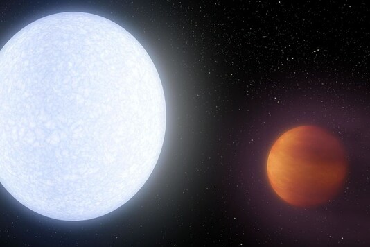 Artist's impression of exoplanet KELT-9b orbiting its host star, KELT-9. Credits: NASA/Wikimedia Commons.
