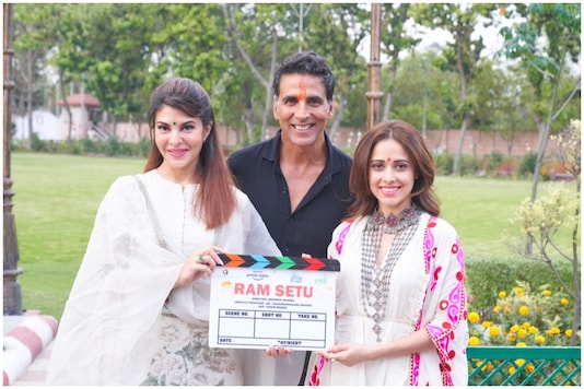 Akshay Kumar, Jacqueline Fernandes and Nushrratt Bharuccha in Ayodhya.