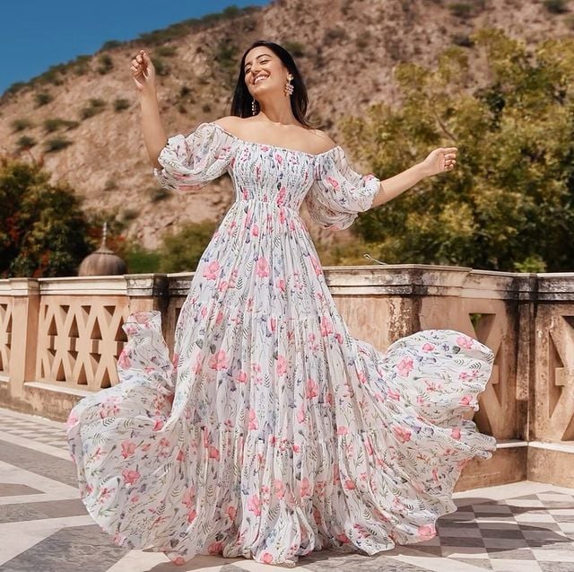 Srishty Rode Turns Up The Heat With Her Sensational Social Media Posts ...