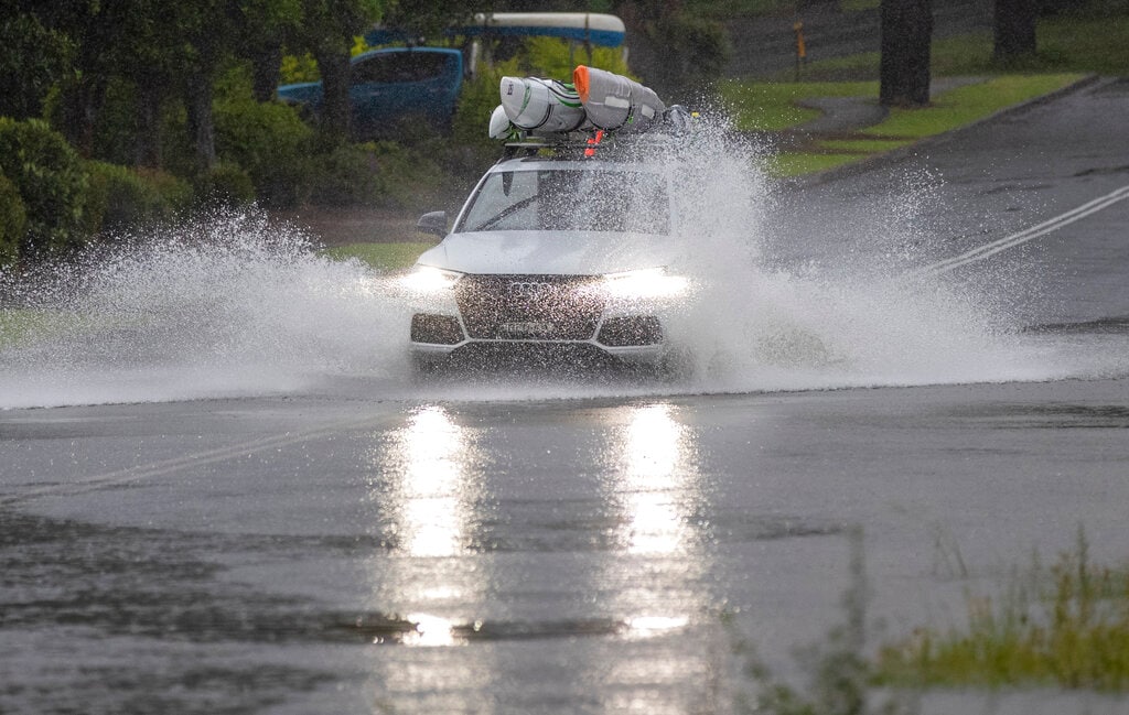 Heavy Rain, Flash Flooding Forces Parts of Sydney to Evacuate; See Pics ...
