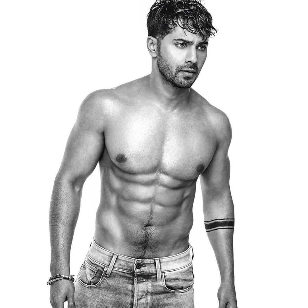 Varun Dhawan Looks Hot As He Flaunts Six Pack Abs See Actor S Stunning Pics News18