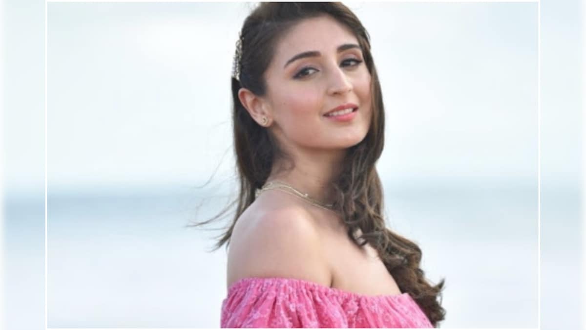 Happy Birthday Dhvani Bhanushali: Her 5 Hit Songs for Your Playlist