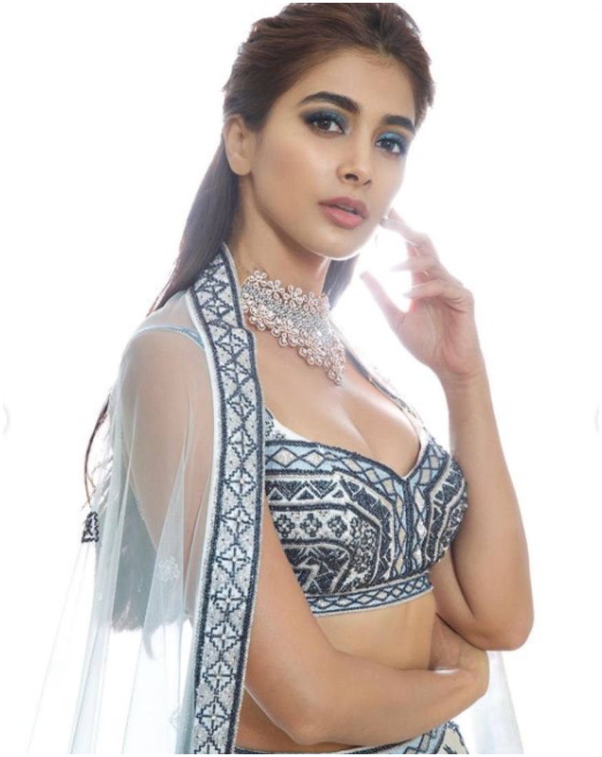 पूजा हेगड़े हॉट और सेक्सी फोटो : Pooja Hegde Hot and Sexy Photos