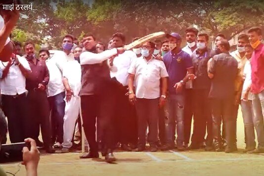 A grab of the video shared by BJP leader Devendra Fadnavis on Twitter. 