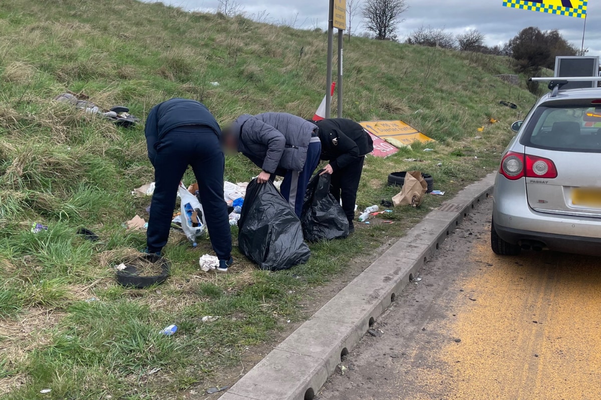 UK Trio Throws Litter Outside the Car, Cops Escort them Back to the