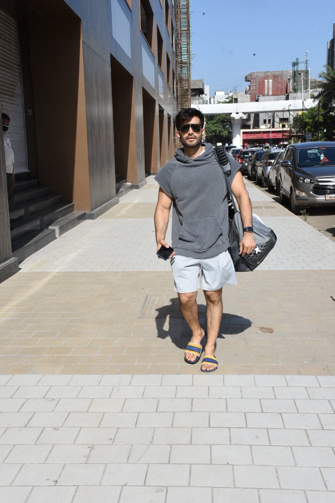 Karan Tacker seen arriving for his workout. (Image: Viral Bhayani) Karan Tacker seen arriving for his workout. (Image: Viral Bhayani)