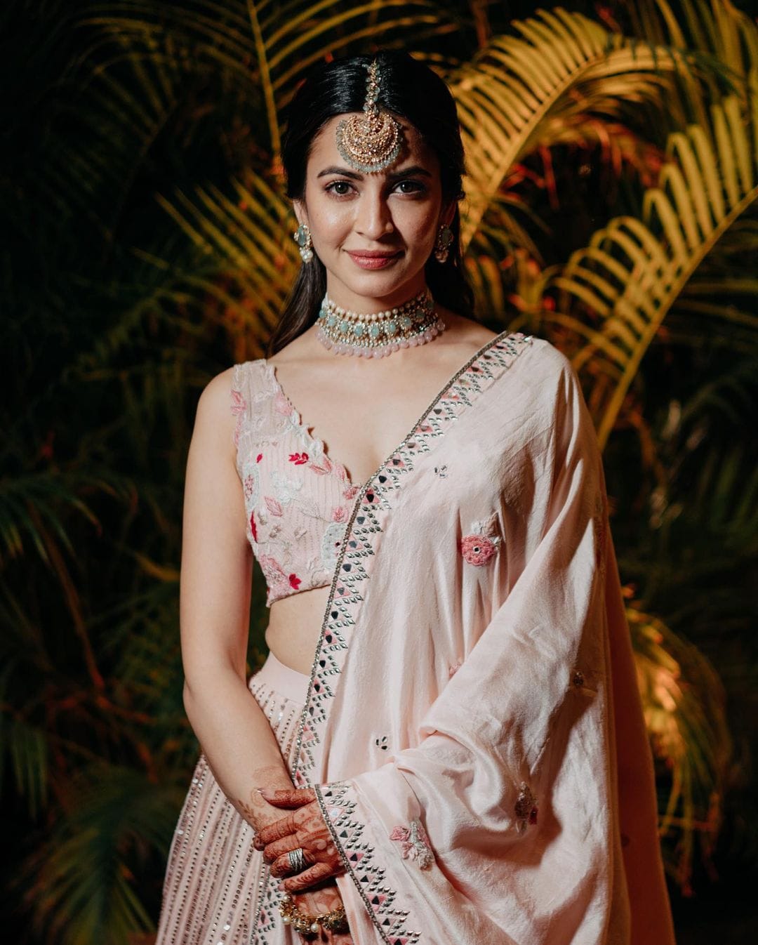 Kriti Kharbanda on Instagram: “#kalkifashion #KALKIBrideandBaraat18 I just  previewed @kalkifashion 's new… | Indian designer outfits, Indian dresses,  Indian fashion