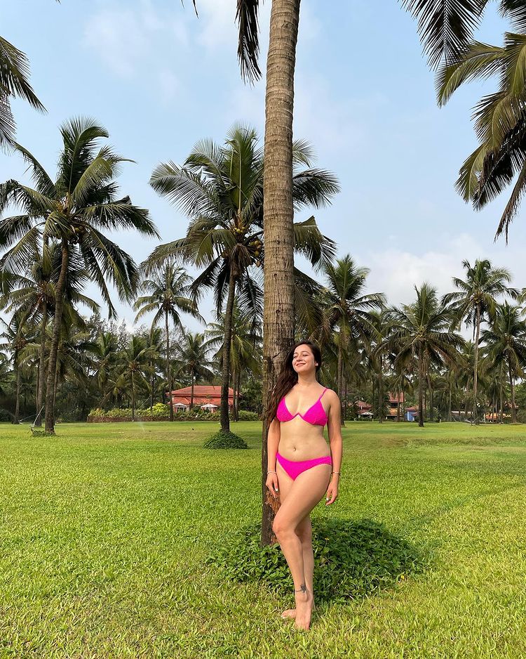 Priyal Gor Sexy Video - Qubool Hai 2.0' Actress Priyal Gor Stuns In Colourful Bikinis, See Her Bold  Photos - News18