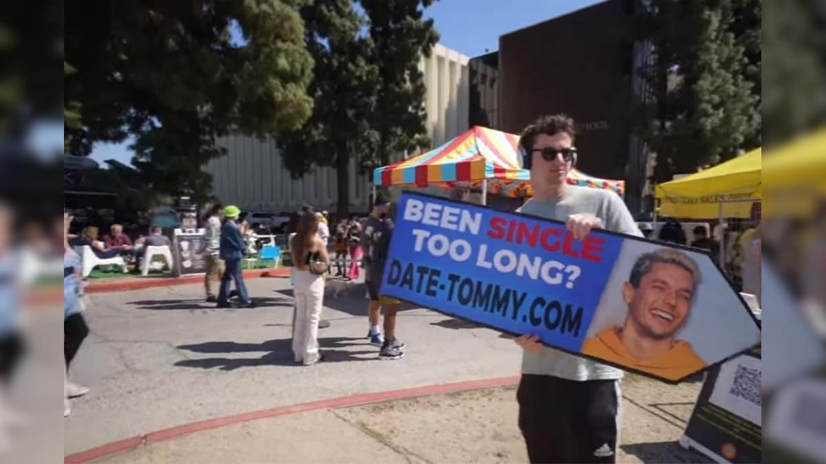 YouTubers Who Put Up Billboard in LA to Find Friend a Date Have Found a Perfect Match