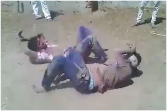 Drunk UP Man's Nagin Dance on Holi Leaves Internet Swaying, Watch Viral Video
