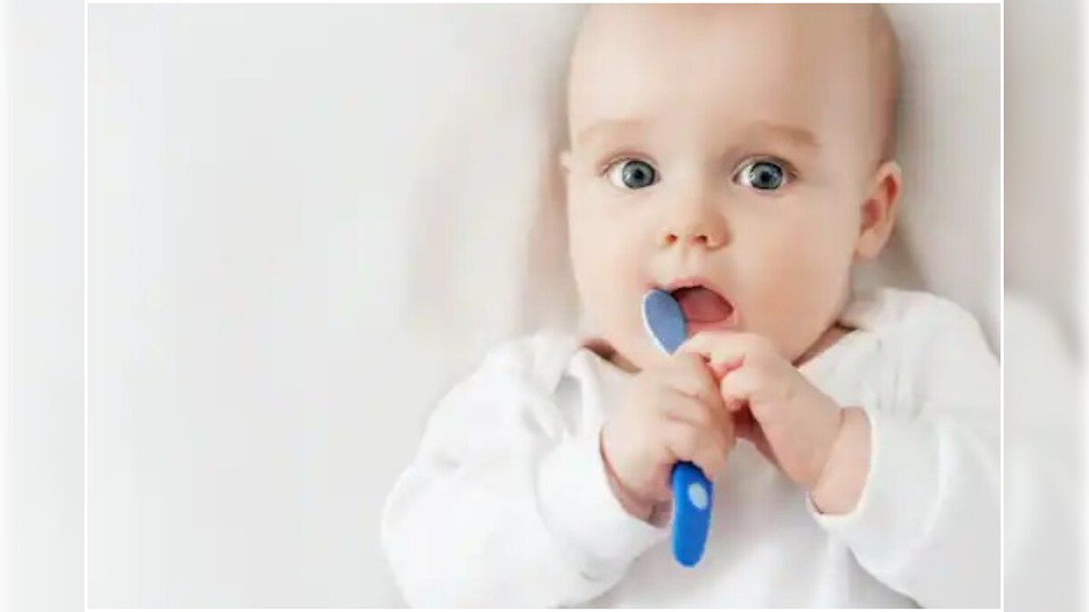 feeding-baby-solids-for-first-time-check-auspicious-date-and-time-for