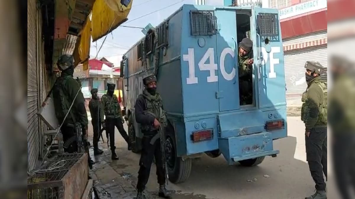 Two Cops, Civilians Killed as Militants Open Fire in Jammu and Kashmir's Sopore Town