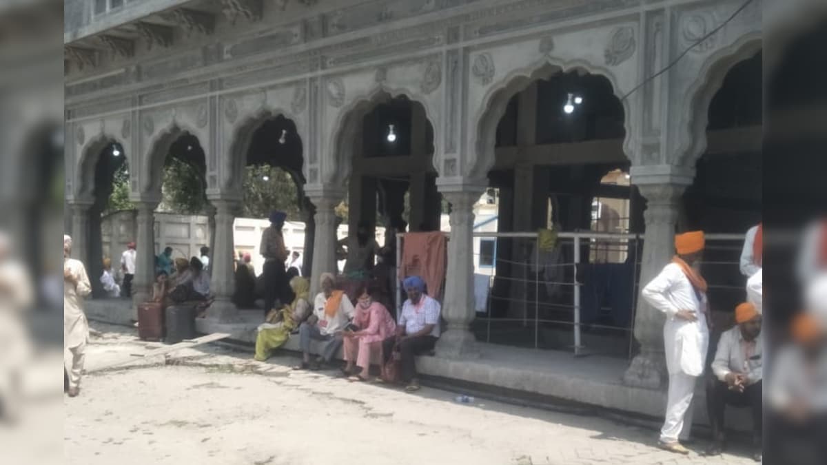 Sikh Pilgrims to Pak's Panja Sahib Gurdwara Diverted to Lahore as Protests Erupt After Cleric's Arrest