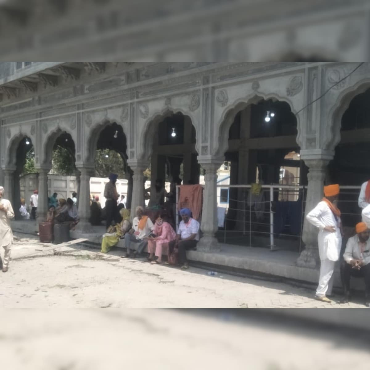 Sikh Pilgrims to Pak&#39;s Panja Sahib Gurdwara Diverted to Lahore as Protests Erupt After Cleric&#39;s Arrest