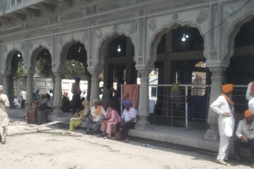 The pilgrims are still at the Lahore Gurdwara.